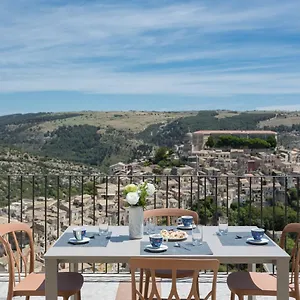 Vicolo Quattrosei , Ragusa Italy